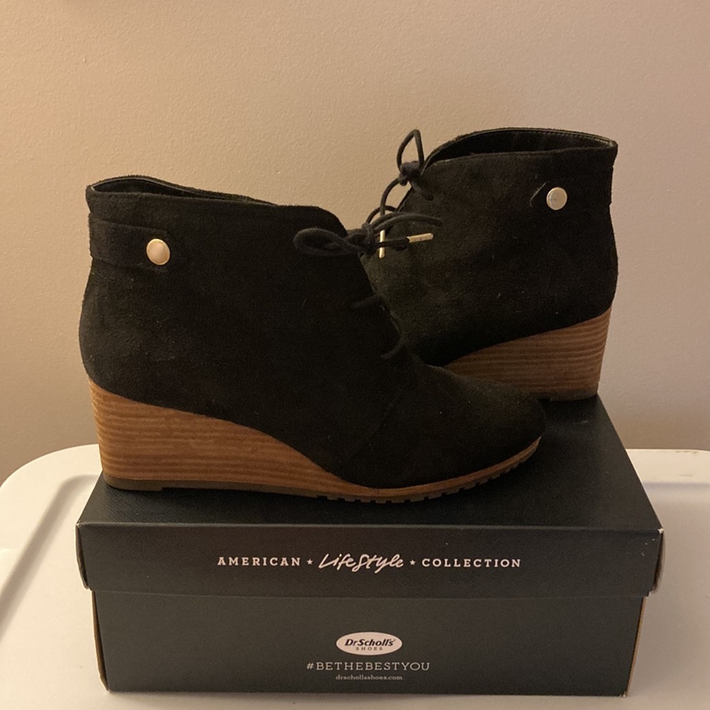 Dr. Scholl’s black suede wedged bootie